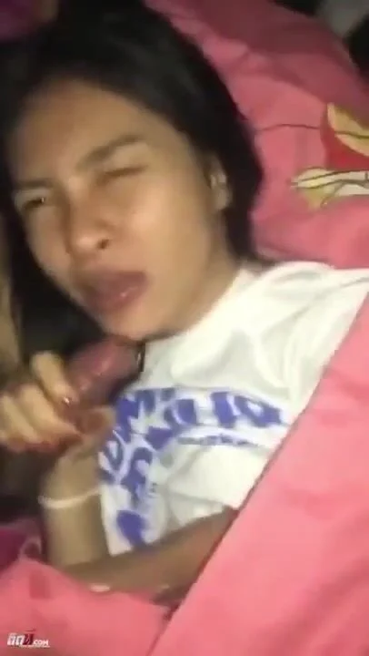 Anh họ nhéc cặc vào mồm em gái 2k4 móc lồn lia lịa, móc lồn vừa đụ cùng lúc cực phê.