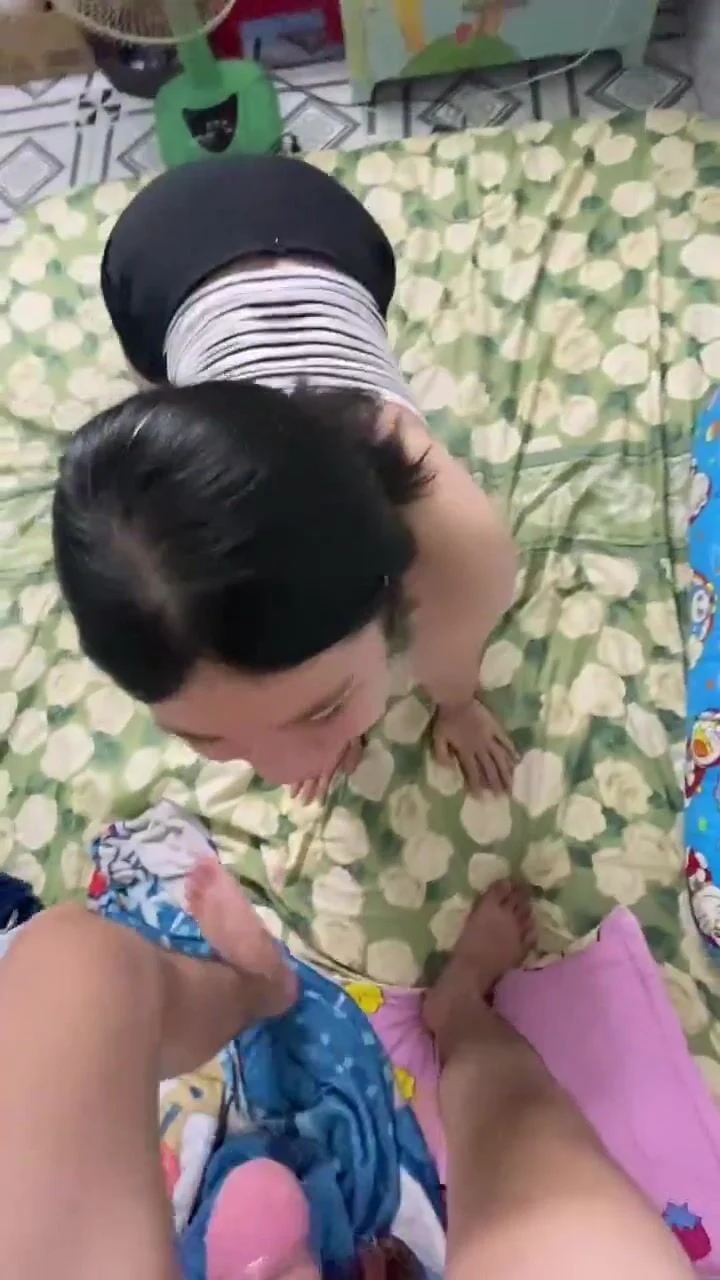 Anh họ quá may mắn số hưởng có nhỏ em gái như thế đáng đồng tiền bát gạo không.