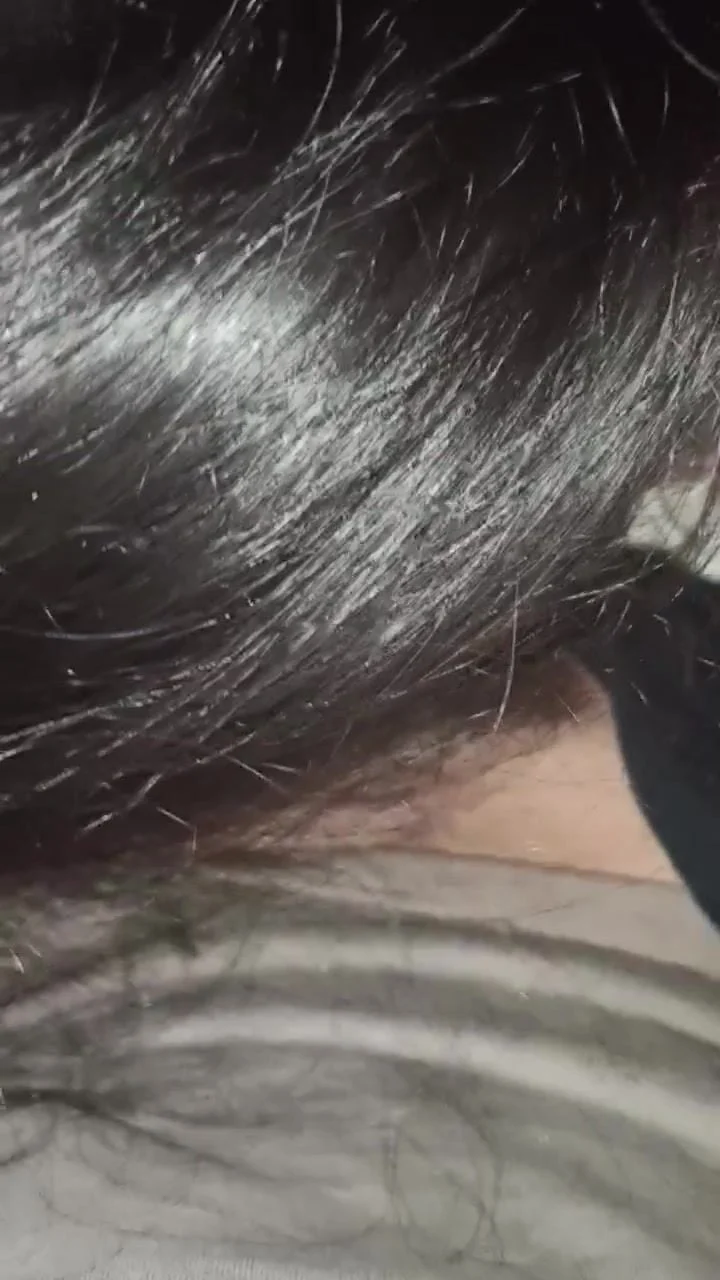 Cuối tuần lướt Tinder chơi chơi thì có cái hẹn với em sinh viên ;))