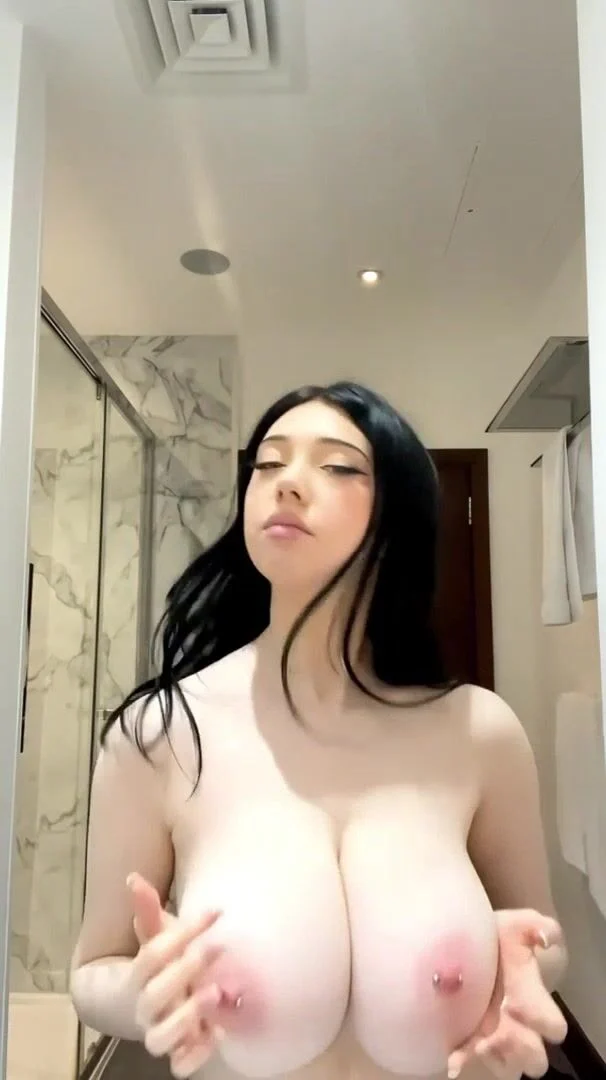 Layla Dream lồn đầy nước dâm đãng phần 5