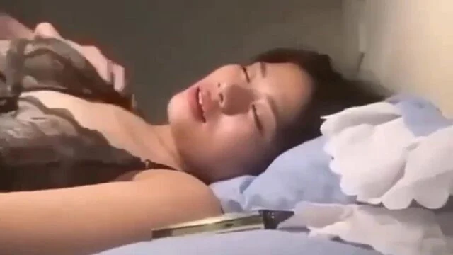 Mới chia tay đã bị lộ clip rồi