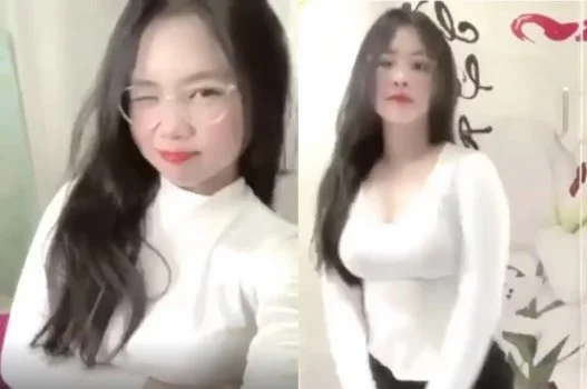 Nữ sinh cấp ba vú to hơn cả mẹ